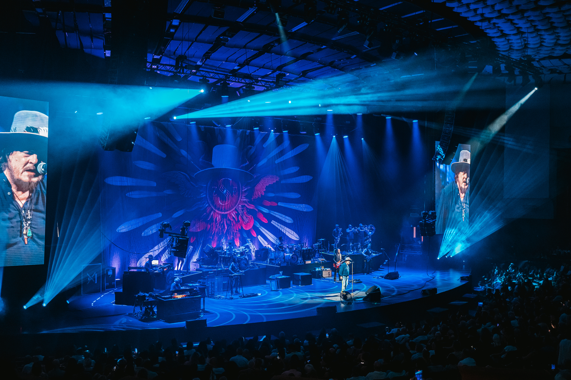 Zucchero's concert in Tirana lit by a complete PROLIGHTS rig