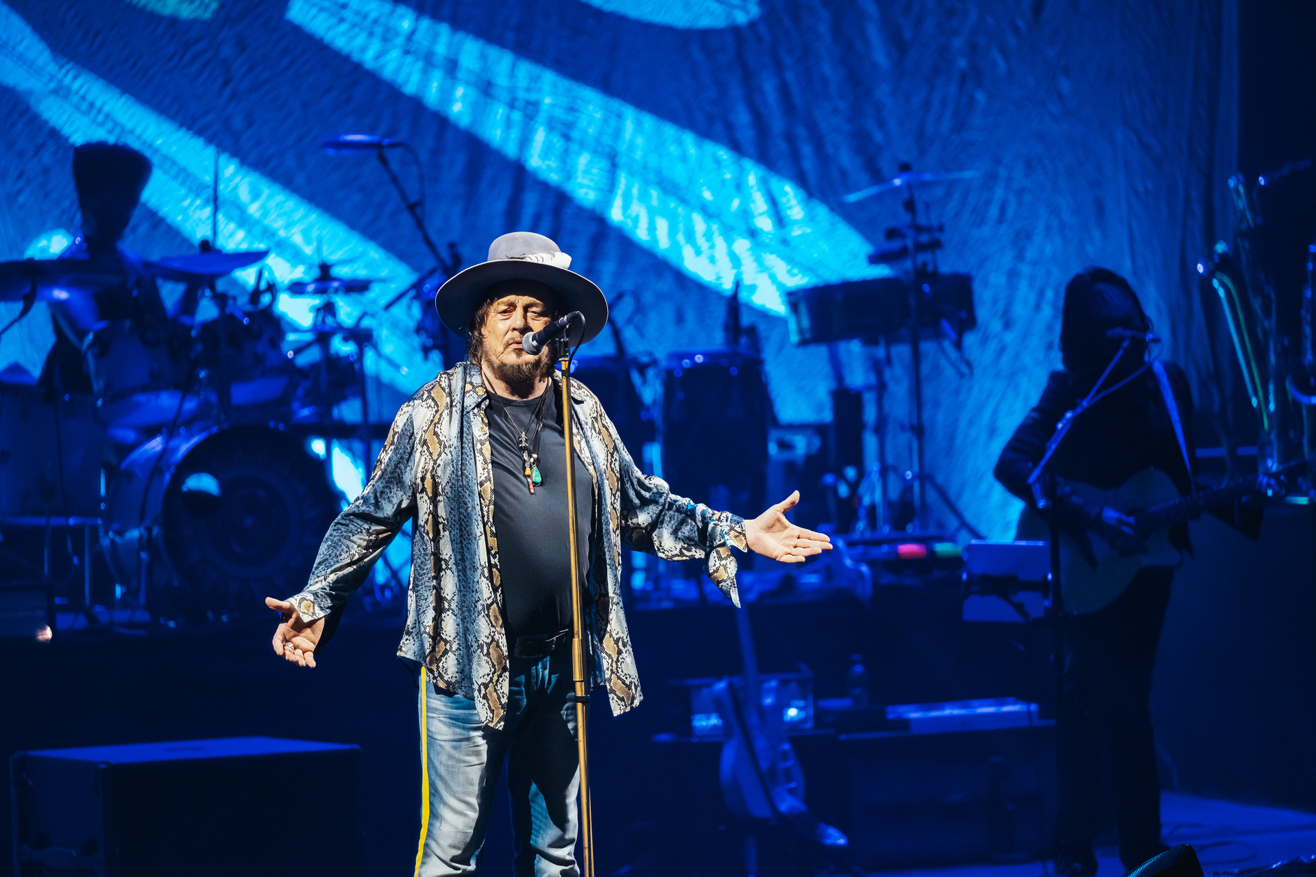 Zucchero's concert in Tirana lit by a complete PROLIGHTS rig
