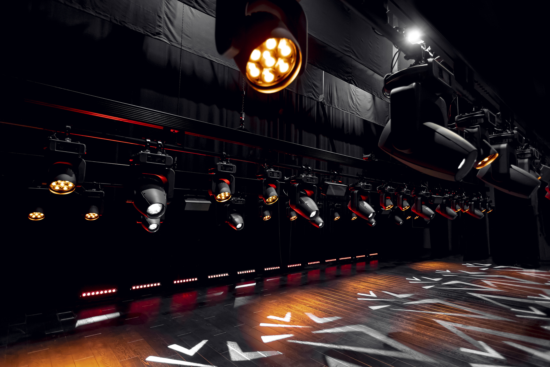 La nuova sala eventi del Vilnius College si trasforma con PROLIGHTS
