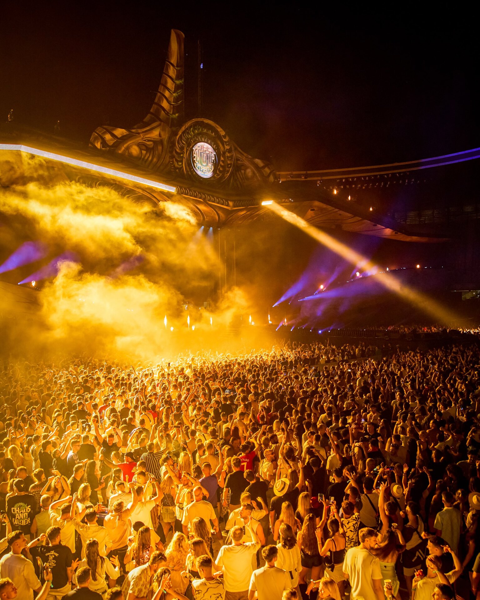 Il Main Stage di UNTOLD 2026 incorniciato da 170 HaluPix Duo
